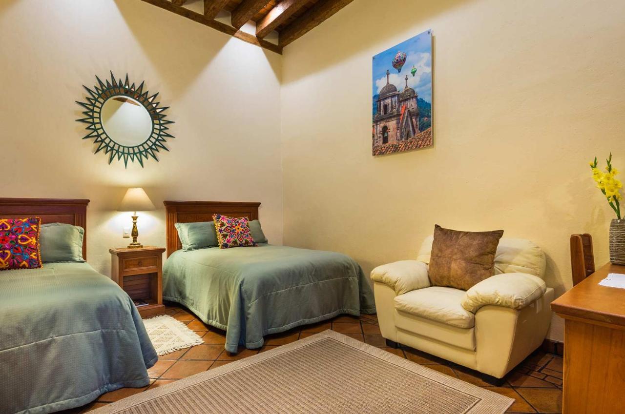 Hotel Casa Del Naranjo Patzcuaro Exterior photo