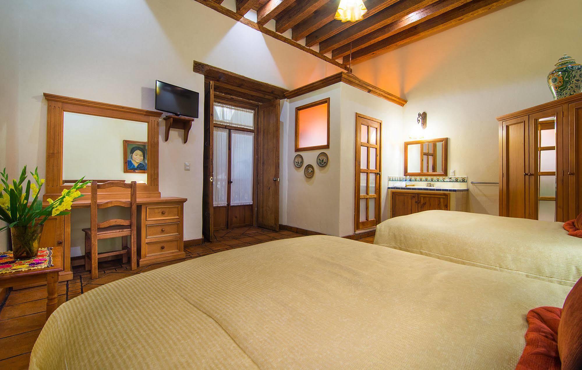 Hotel Casa Del Naranjo Patzcuaro Exterior photo