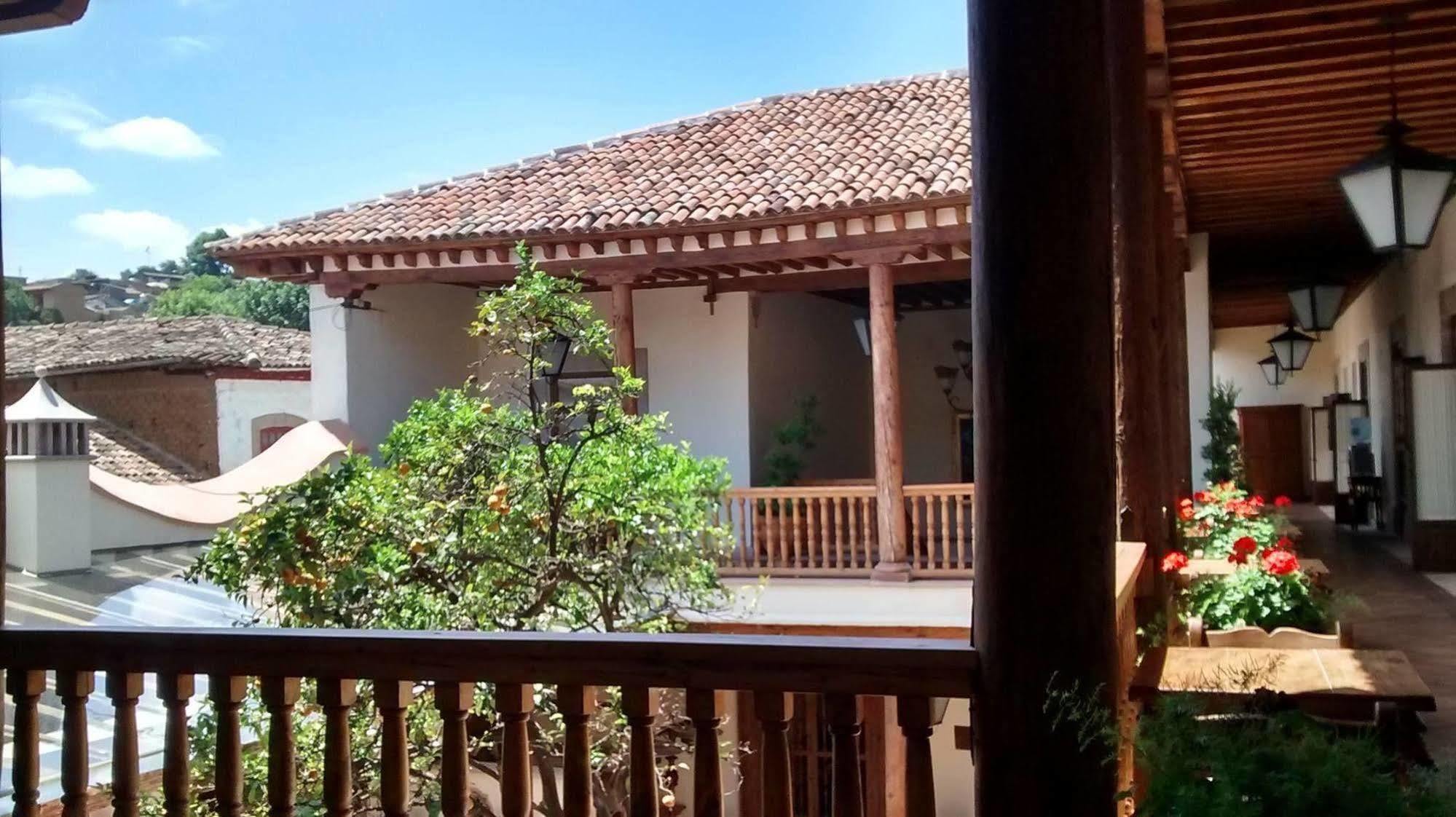 Hotel Casa Del Naranjo Patzcuaro Exterior photo